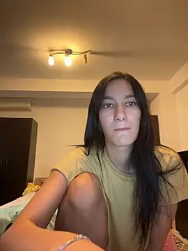 AnnnMary online show from October 9, 2025, 3:21 pm