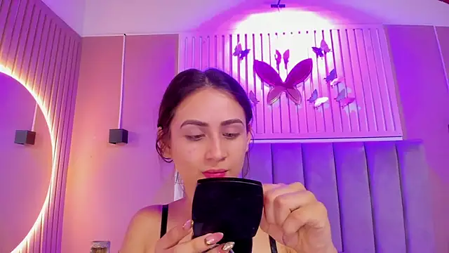 diosa cristal online show from November 22, 2025, 3:38 am