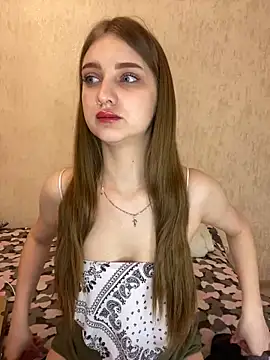 MollyDolle online show from December 21, 2024, 7:06 pm