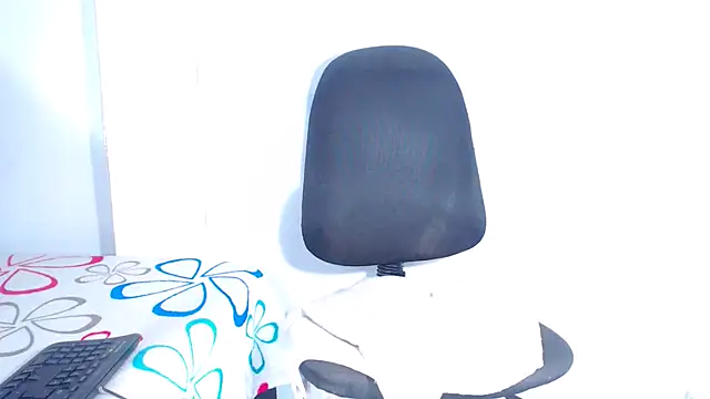 Megaanfox online show from April 16, 2026, 6:19 pm