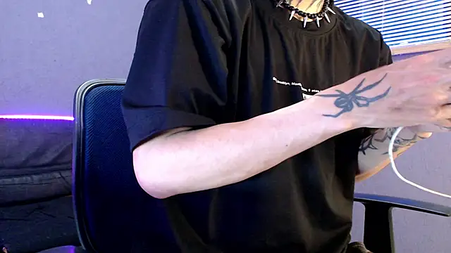 Snapshot of Andy_bapho chatting on October 11, 2025, 4:01 am Andy bapho online show from October 11, 2025, 4:01 am