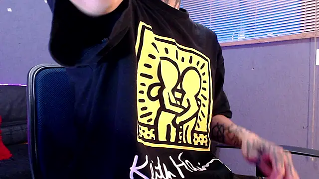 Snapshot of Andy_bapho chatting on October 15, 2025, 2:28 pm Andy bapho online show from October 15, 2025, 2:28 pm