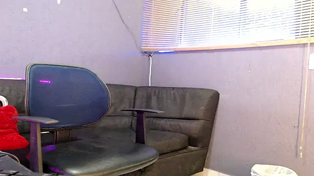 Snapshot of Andy_bapho chatting on October 19, 2025, 2:18 pm Andy bapho online show from October 19, 2025, 2:18 pm