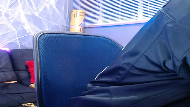 Snapshot of Andy_bapho chatting on October 28, 2025, 10:23 pm Andy bapho online show from October 28, 2025, 10:23 pm