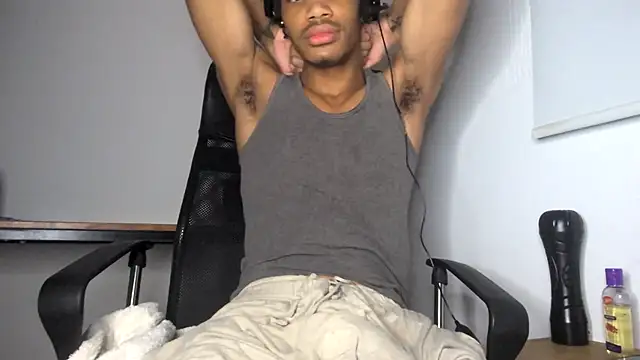 Skinnyblackman online show from June 1, 2026, 4:58 am