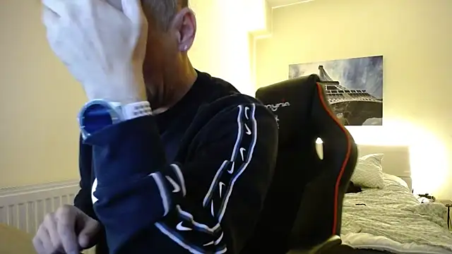 amydamarw online show from April 11, 2026, 8:13 pm