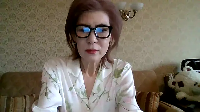 Elegant00Lady online show from February 16, 2026, 4:30 am