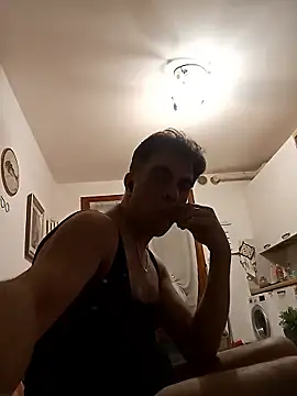 Snapshot of Giocandoassieme chatting on November 17, 2025, 10:04 pm Giocandoassieme online show from November 17, 2025, 10:04 pm