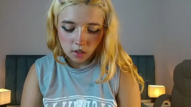 april bunnyy online show from January 26, 2025, 2:03 am