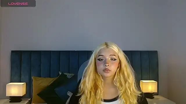 april bunnyy online show from February 25, 2025, 8:30 pm