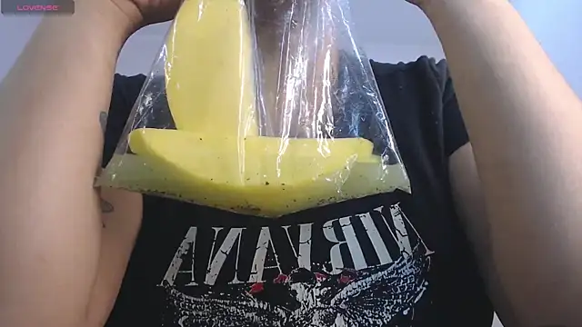 april bunnyy online show from November 21, 2025, 5:44 pm