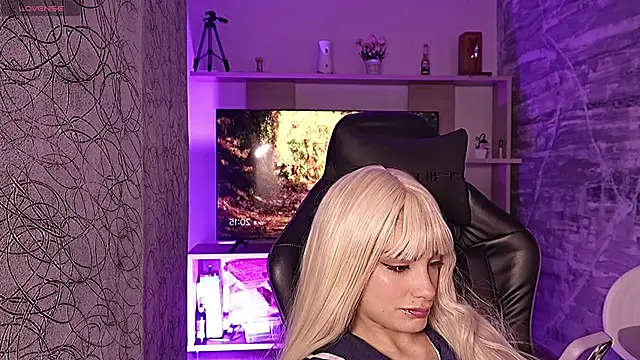 Melany Luv online show from February 25, 2026, 1:15 am