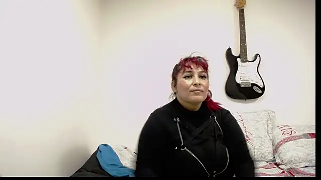 amydeepqueen online show from May 6, 2026, 2:22 pm