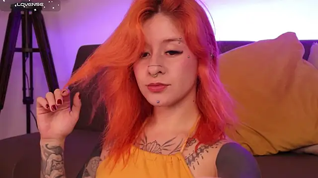 Snapshot of Daarlene chatting on November 3, 2025, 12:17 pm Daarlene online show from November 3, 2025, 12:17 pm