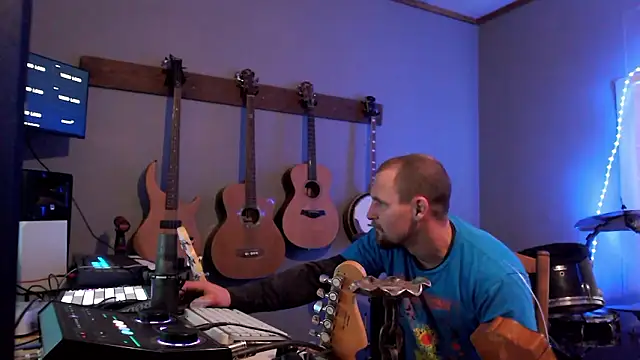 Snapshot of itsjameswebbscope chatting on January 31, 2026, 11:36 pm itsjameswebbscope online show from January 31, 2026, 11:36 pm