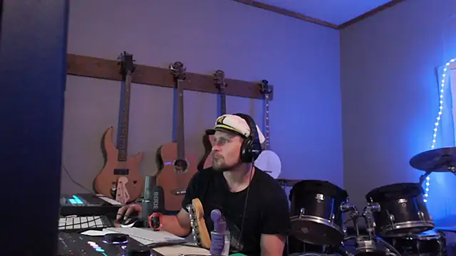 Snapshot of itsjameswebbscope chatting on February 2, 2026, 8:02 am itsjameswebbscope online show from February 2, 2026, 8:02 am