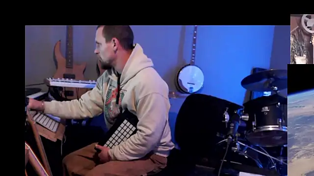 Snapshot of itsjameswebbscope chatting on February 19, 2026, 5:20 pm itsjameswebbscope online show from February 19, 2026, 5:20 pm