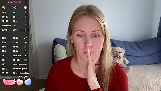 Snapshot of IsabelAllen chatting on September 16, 2025, 11:44 am IsabelAllen online show from September 16, 2025, 11:44 am