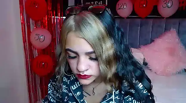 Violettasquirt online show from February 5, 2025, 2:59 pm