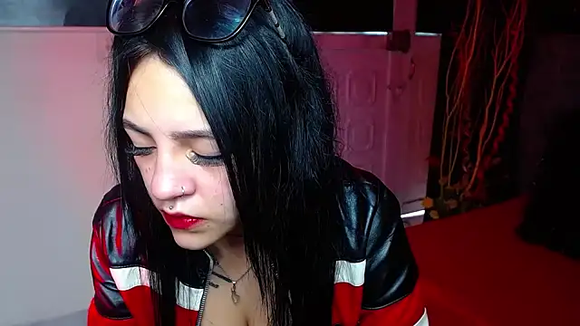 Violettasquirt online show from January 9, 2026, 1:25 pm