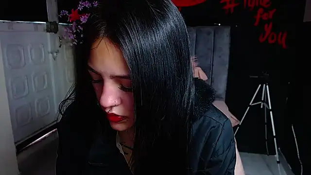 Snapshot of Violettasquirt chatting on March 6, 2026, 2:02 pm Violettasquirt online show from March 6, 2026, 2:02 pm