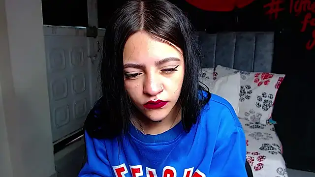 Snapshot of Violettasquirt chatting on March 30, 2026, 1:23 pm Violettasquirt online show from March 30, 2026, 1:23 pm