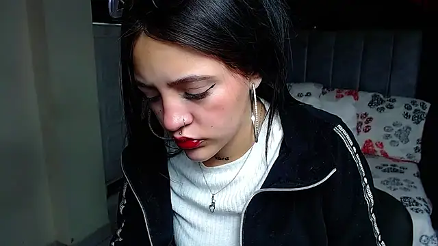 Snapshot of Violettasquirt chatting on April 7, 2026, 1:11 pm Violettasquirt online show from April 7, 2026, 1:11 pm