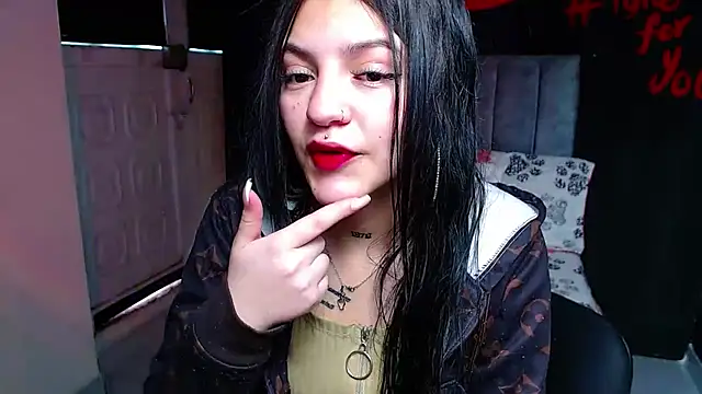 Snapshot of Violettasquirt chatting on April 8, 2026, 1:33 pm Violettasquirt online show from April 8, 2026, 1:33 pm