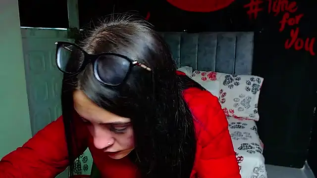 Snapshot of Violettasquirt chatting on April 10, 2026, 3:39 pm Violettasquirt online show from April 10, 2026, 3:39 pm