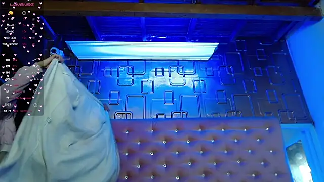 Molly gomez  online show from February 16, 2025, 7:49 pm