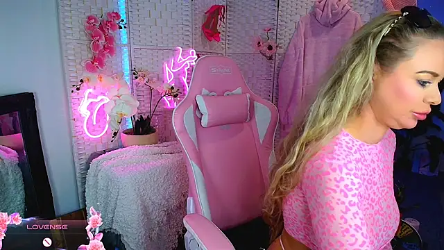 EllieKarrX online show from January 13, 2025, 10:24 pm