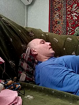 Pineapple04 online show from April 17, 2026, 7:11 am