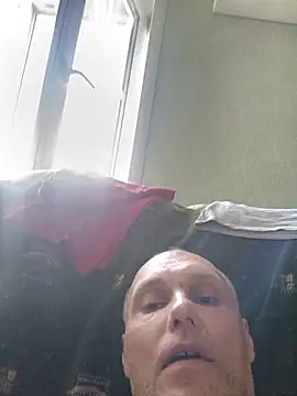 Snapshot of Pineapple04 chatting on June 11, 2026, 1:31 pm Pineapple04 online show from June 11, 2026, 1:31 pm