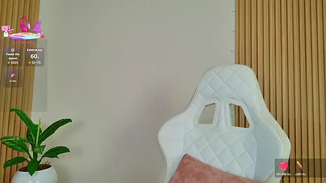 EmilyRive online show from November 13, 2025, 9:52 am