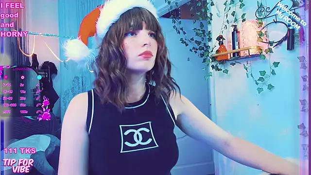 Snapshot of Toxic_Ellies chatting on December 27, 2024, 1:18 pm Toxic Ellies online show from December 27, 2024, 1:18 pm