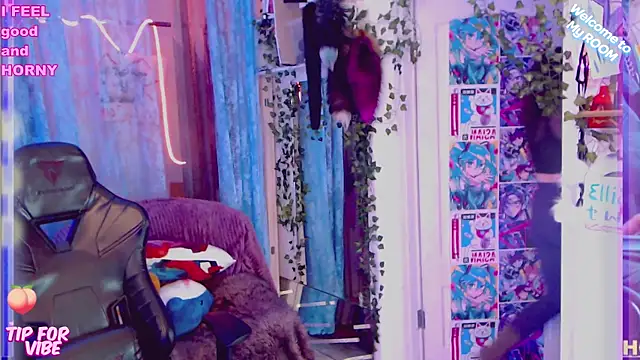 Snapshot of Toxic_Ellies chatting on February 4, 2025, 2:32 pm Toxic Ellies online show from February 4, 2025, 2:32 pm