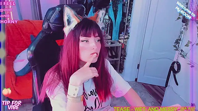 Snapshot of Toxic_Ellies chatting on March 14, 2025, 11:01 am Toxic Ellies online show from March 14, 2025, 11:01 am