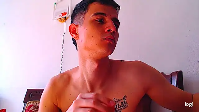 ADAM HOT online show from November 14, 2025, 8:18 pm