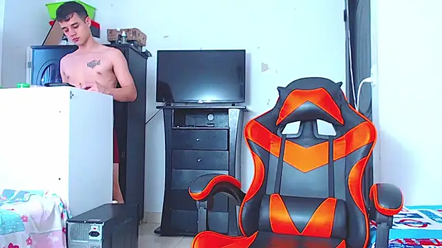 ADAM HOT online show from January 9, 2026, 10:33 pm