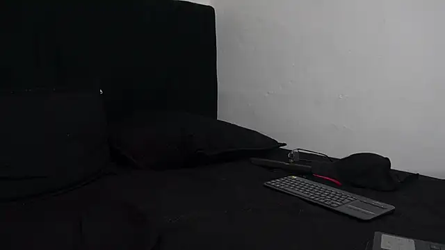 Hendry  online show from February 9, 2025, 5:19 am