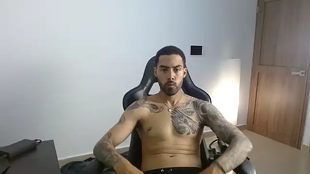 Hendry  online show from April 28, 2026, 10:37 pm