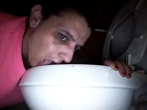 Snapshot of UniqueKorn86 chatting on October 9, 2025, 7:34 pm UniqueKorn86 online show from October 9, 2025, 7:34 pm