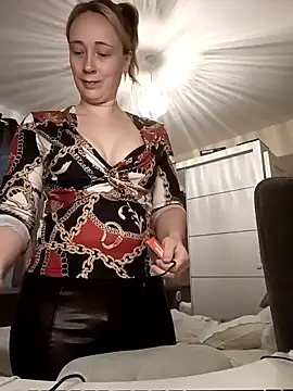 Snapshot of Teagan_B chatting on January 6, 2025, 9:52 am Teagan B online show from January 6, 2025, 9:52 am