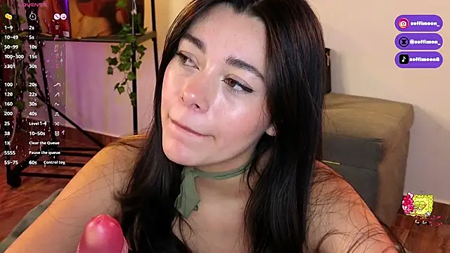 Snapshot of Soffimoon_ chatting on February 11, 2025, 8:26 am Soffimoon  online show from February 11, 2025, 8:26 am