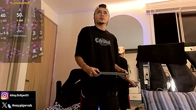 soyander03  online show from March 14, 2026, 7:58 am