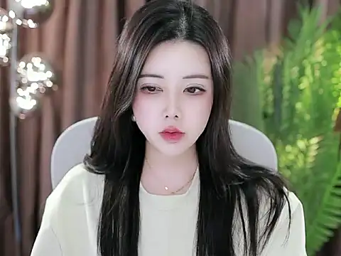 Qiaoqiao  online show from January 22, 2025, 6:20 pm