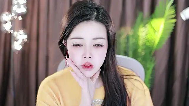 Qiaoqiao  online show from January 31, 2025, 7:50 am