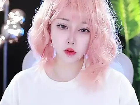 Qiaoqiao  online show from March 20, 2025, 9:37 am