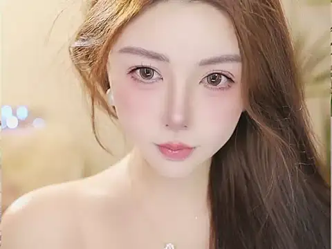 Qiaoqiao  online show from May 25, 2026, 4:02 pm