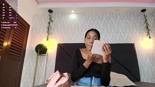 flavia cruz online show from November 19, 2025, 7:36 pm